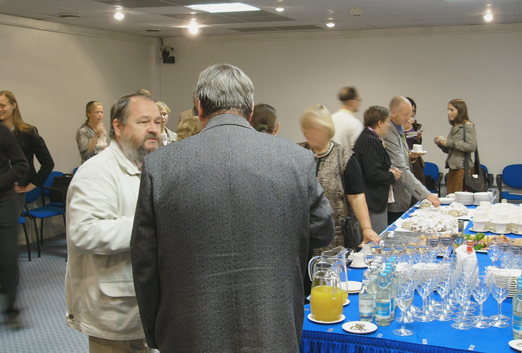 Sgissemestri_avamine_raamatuesitlus_(14'9'2006)