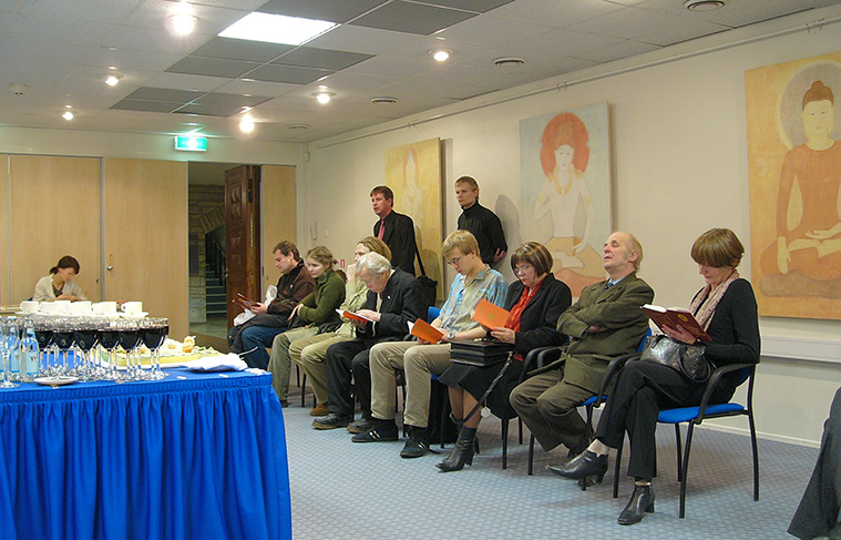 Raamatuesitlus_ja_maalinitus _(15.12.2005)